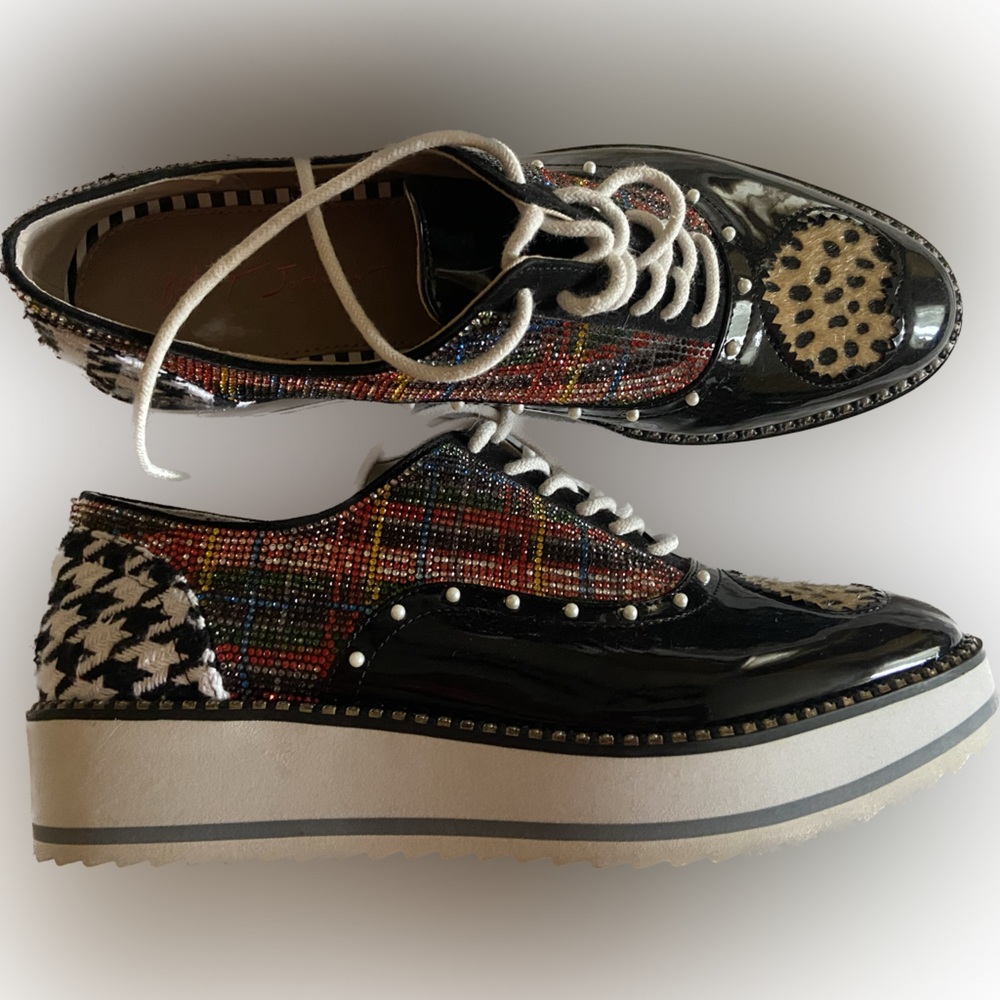 Betsey Johnson chunky Oxford. Great shape. Totally guessing on original price.